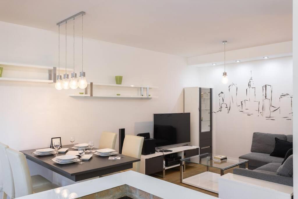 Urban Chic - Center - One Bedroom - - Siedmiogrodzka 1 Apartament Warszawa